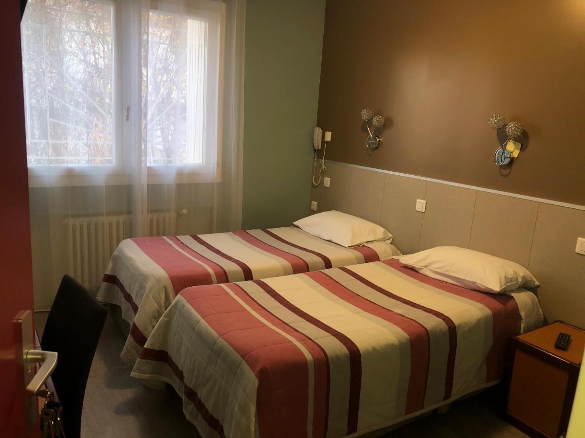 Hotel Les Troenes Montpellier Bagian luar foto