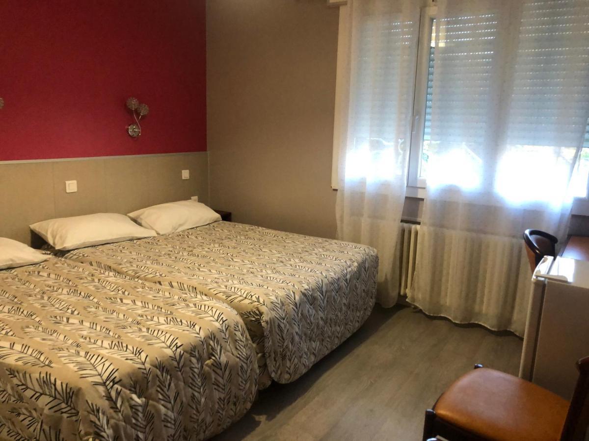 Hotel Les Troenes Montpellier Bagian luar foto