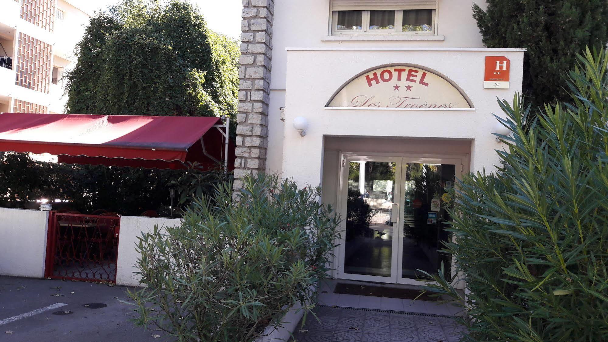 Hotel Les Troenes Montpellier Bagian luar foto